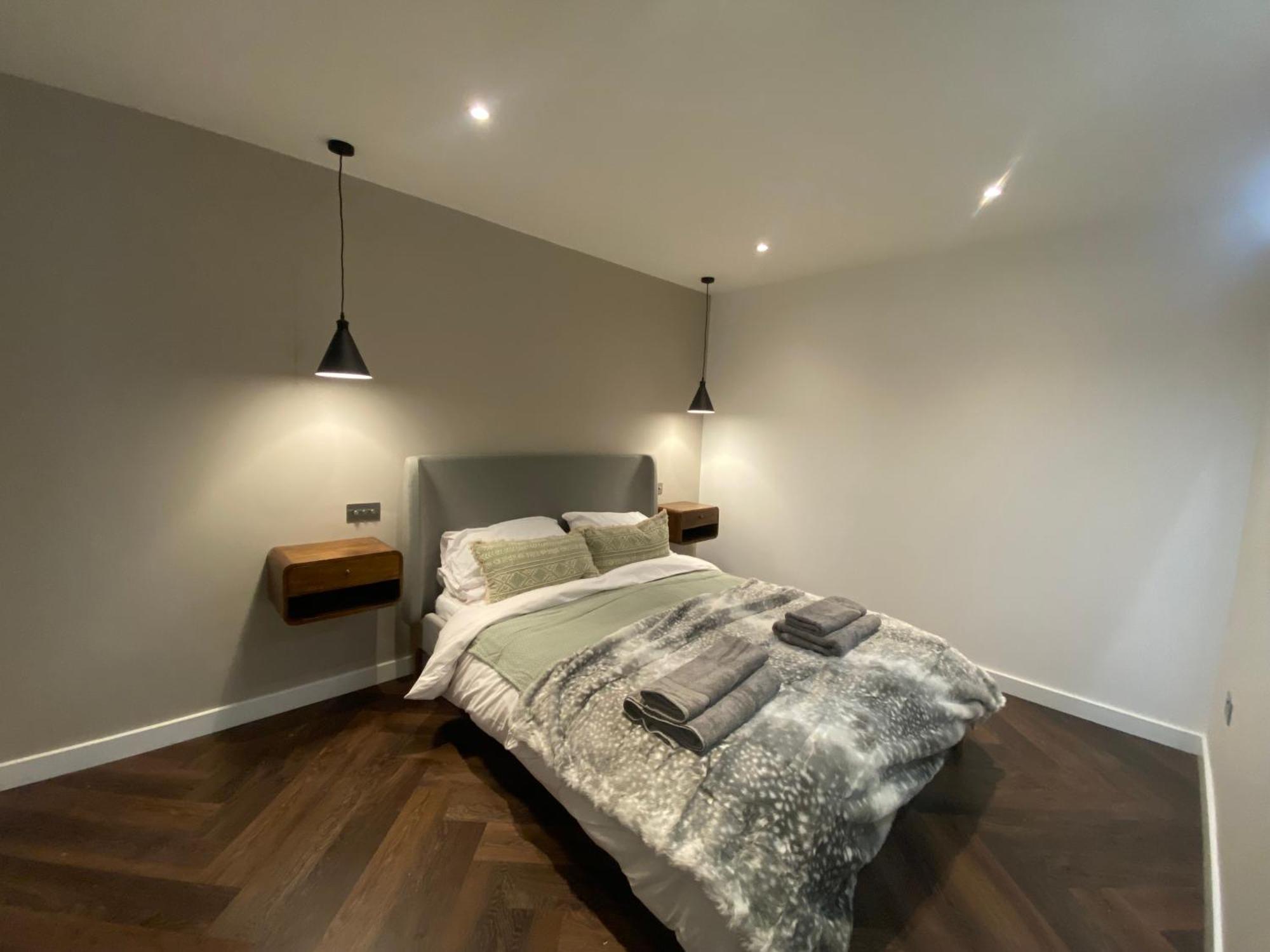 The Retreat, Luxury Studio Apartment In Bath With Parking Bagian luar foto